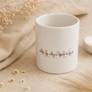 Taza frase mama personalizada con texto mama palabra muy corta para alguien tan grande