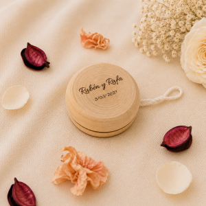yoyo personalizado boda madera grabado nombres novios y fecha